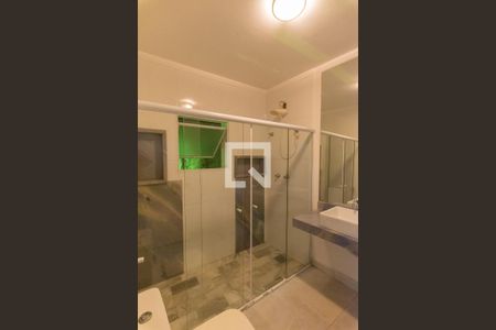 Casa de condomínio para alugar com 460m², 5 quartos e 4 vagasBanheiro da Suíte 4