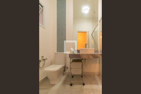 Casa de condomínio para alugar com 460m², 5 quartos e 4 vagasBanheiro da Suíte 3