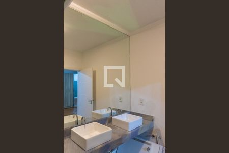 Casa de condomínio para alugar com 460m², 5 quartos e 4 vagasBanheiro da Suíte 4