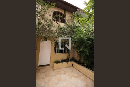 Casa para alugar com 90m², 2 quartos e 1 vagafachada 