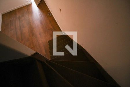 Casa para alugar com 90m², 2 quartos e 1 vagaEscada