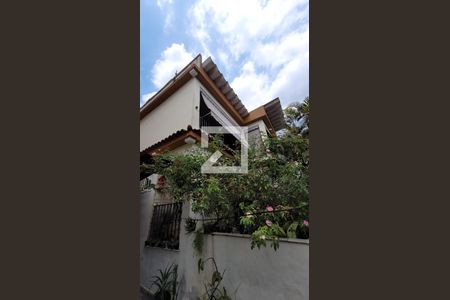 Apartamento para alugar com 100m², 2 quartos e 2 vagasFachada