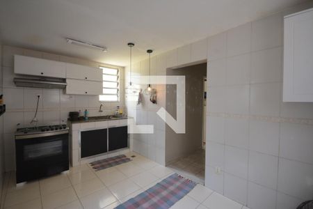 Apartamento para alugar com 100m², 2 quartos e 2 vagasCozinha