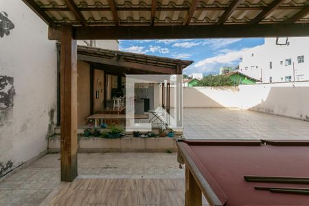 Casa à venda com 245m², 3 quartos e 3 vagasÁrea externa