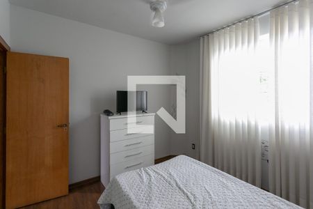 Casa à venda com 245m², 3 quartos e 3 vagasQuarto 2