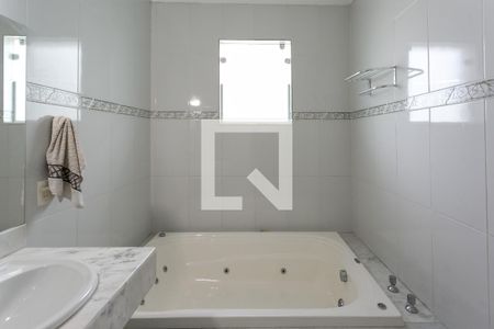 Casa à venda com 245m², 3 quartos e 3 vagasBanheiro da Suíte