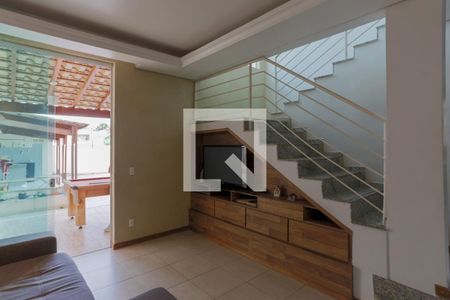 Casa à venda com 245m², 3 quartos e 3 vagasSala 2