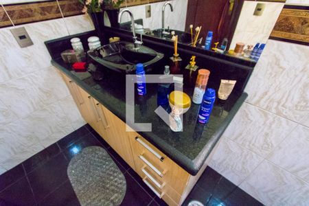 Casa à venda com 380m², 3 quartos e 6 vagasBanheiro do quarto 1