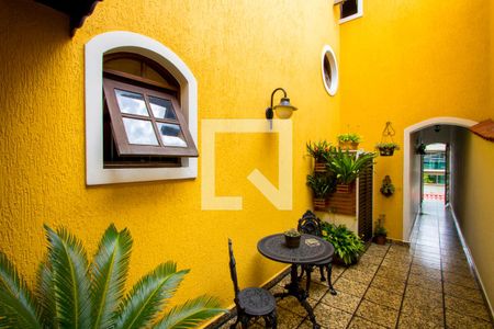 Casa à venda com 380m², 3 quartos e 6 vagasCorredor - Externo