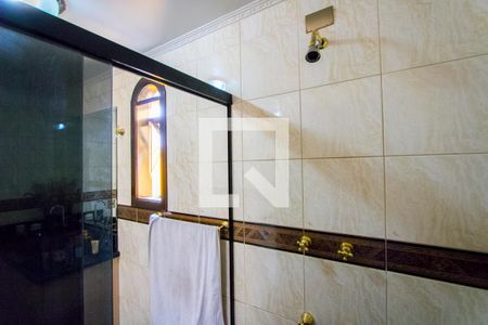 Casa à venda com 380m², 3 quartos e 6 vagasBanheiro do quarto 1