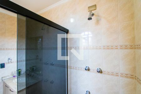 Casa à venda com 380m², 3 quartos e 6 vagasBanheiro do quarto 2