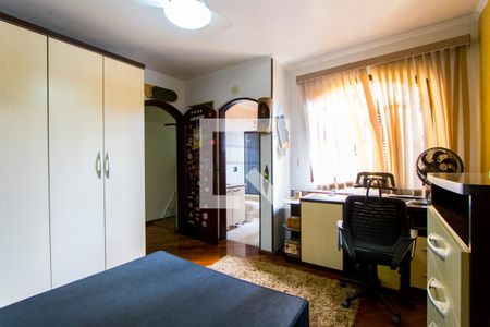 Casa à venda com 380m², 3 quartos e 6 vagasQuarto 2 - Suíte