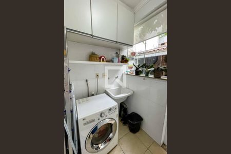 Casa à venda com 156m², 3 quartos e 4 vagasÁrea de Serviço