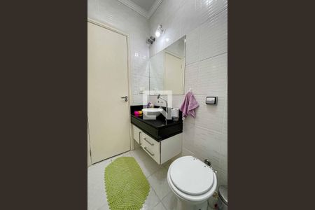 Casa à venda com 156m², 3 quartos e 4 vagasBanheiro