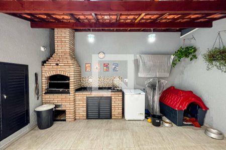 Casa à venda com 156m², 3 quartos e 4 vagasQuintal