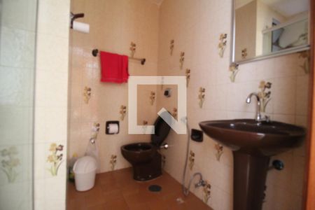 Banheiro de apartamento para alugar com 1 quarto, 47m² em São João, Porto Alegre