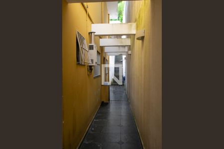 Casa à venda com 195m², 3 quartos e 5 vagasLateral