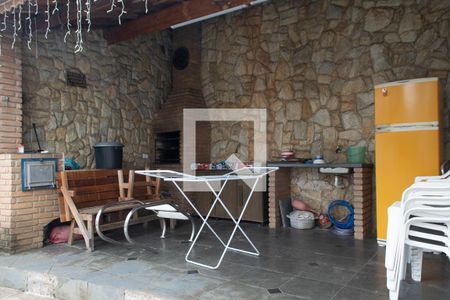 Casa à venda com 195m², 3 quartos e 5 vagasQuintal