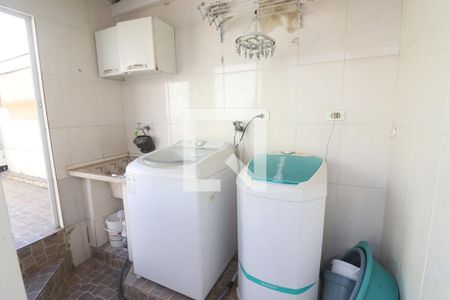 Casa à venda com 100m², 3 quartos e 2 vagasÁrea de Serviço