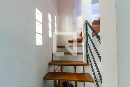 Escada de casa de condomínio à venda com 3 quartos, 140m² em Demarchi, São Bernardo do Campo