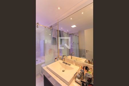 Apartamento à venda com 283m², 3 quartos e 4 vagasBanheiro do Quarto 3