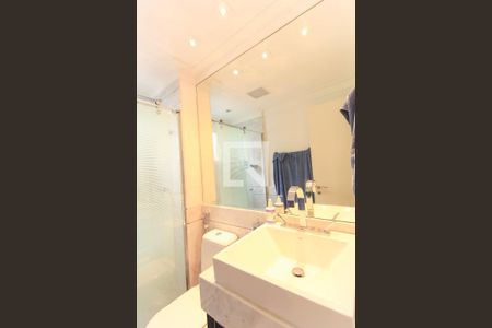 Apartamento à venda com 283m², 3 quartos e 4 vagasBanheiro do Quarto 3