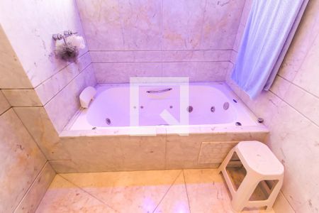 Apartamento à venda com 283m², 3 quartos e 4 vagasBanheiro do Quarto 3