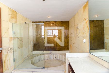 Apartamento à venda com 600m², 4 quartos e 2 vagasBanheiro do Quarto 3