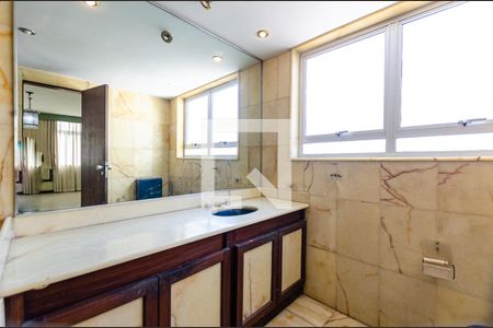 Apartamento à venda com 600m², 4 quartos e 2 vagasBanheiro do Quarto 3