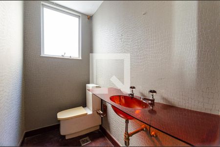 Banheiro de apartamento à venda com 4 quartos, 600m² em Ingá, Niterói
