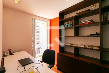 Apartamento à venda com 75m², 1 quarto e 2 vagas Apartamento à venda com 75m², 1 quarto e 2 vagasEscritório