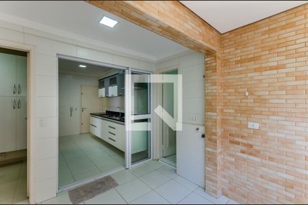 Apartamento para alugar com 140m², 3 quartos e 2 vagas Apartamento para alugar com 140m², 3 quartos e 2 vagasÁrea de serviço