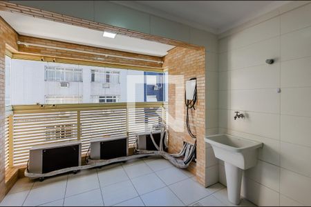 Apartamento para alugar com 140m², 3 quartos e 2 vagas Apartamento para alugar com 140m², 3 quartos e 2 vagasÁrea de serviço