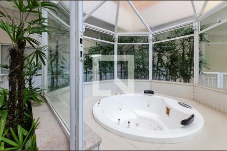 Apartamento para alugar com 140m², 3 quartos e 2 vagas Apartamento para alugar com 140m², 3 quartos e 2 vagasJacuzzi hidromassagem