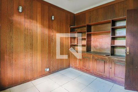 Sala de TV de casa à venda com 4 quartos, 230m² em Santa Tereza, Belo Horizonte