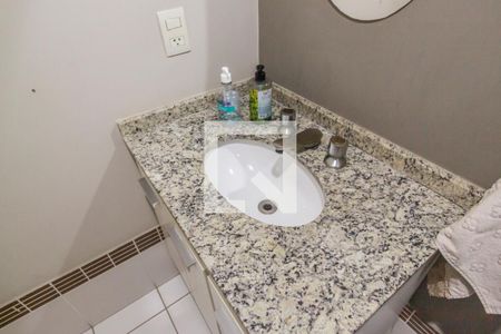 Apartamento à venda com 66m², 2 quartos e 1 vagaDetalhe do banheiro