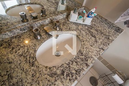 Apartamento à venda com 66m², 2 quartos e 1 vagaDetalhe do Banheiro da Suite