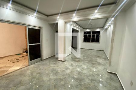 Sala de casa para alugar com 4 quartos, 210m² em Itatiaia, Duque de Caxias