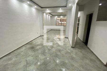 Sala de casa para alugar com 4 quartos, 210m² em Itatiaia, Duque de Caxias