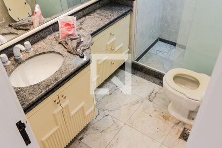 Apartamento à venda com 460m², 4 quartos e 4 vagas Apartamento à venda com 460m², 4 quartos e 4 vagasBanheiro da Suíte 3