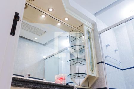 Apartamento à venda com 460m², 4 quartos e 4 vagas Apartamento à venda com 460m², 4 quartos e 4 vagasBanheiro da Suíte 3