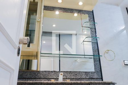 Apartamento à venda com 460m², 4 quartos e 4 vagas Apartamento à venda com 460m², 4 quartos e 4 vagasBanheiro da Suíte 2