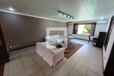 Sala de estar de casa à venda com 6 quartos, 1000m² em São Francisco, Niterói