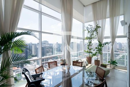 Sala / Varanda de apartamento à venda com 2 quartos, 137m² em Brooklin, São Paulo