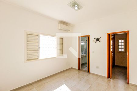 Casa à venda com 300m², 5 quartos e 5 vagas Casa à venda com 300m², 5 quartos e 5 vagasSuíte 2