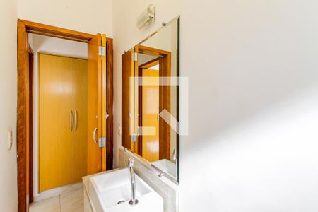 Casa à venda com 300m², 5 quartos e 5 vagas Casa à venda com 300m², 5 quartos e 5 vagasLavabo