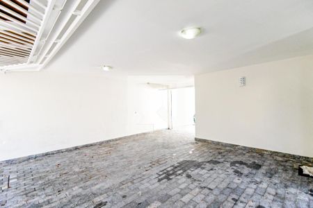 Casa à venda com 300m², 5 quartos e 5 vagas Casa à venda com 300m², 5 quartos e 5 vagasGaragem