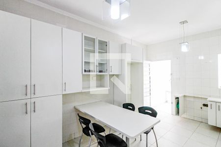 Casa à venda com 300m², 5 quartos e 5 vagas Casa à venda com 300m², 5 quartos e 5 vagasCozinha