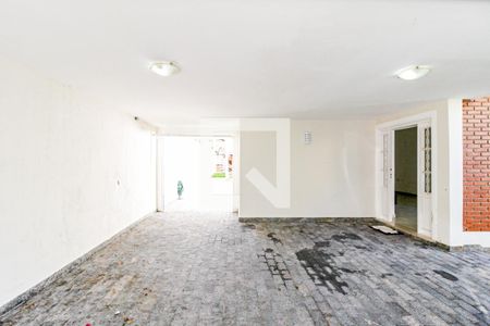 Casa à venda com 300m², 5 quartos e 5 vagas Casa à venda com 300m², 5 quartos e 5 vagasGaragem