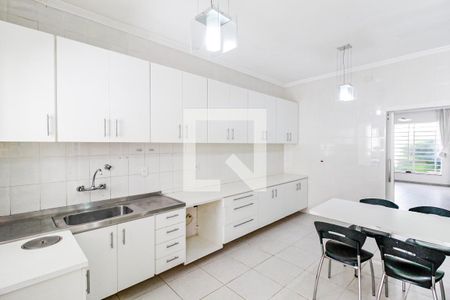 Casa à venda com 300m², 5 quartos e 5 vagas Casa à venda com 300m², 5 quartos e 5 vagasCozinha